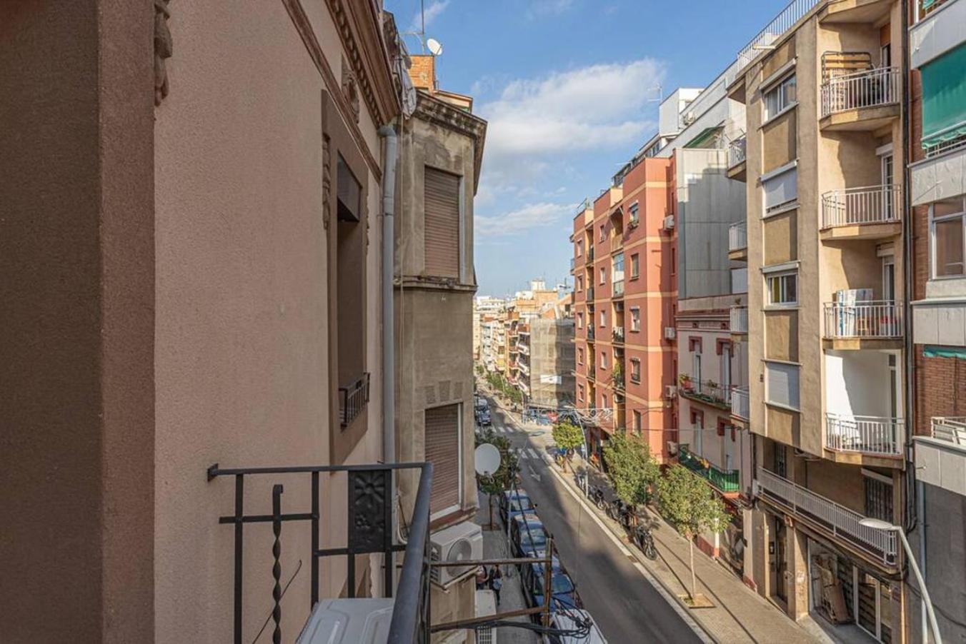 דירות הוספיטלט דה יוברגאט Bright 3Bdr Near To The Metro מראה חיצוני תמונה