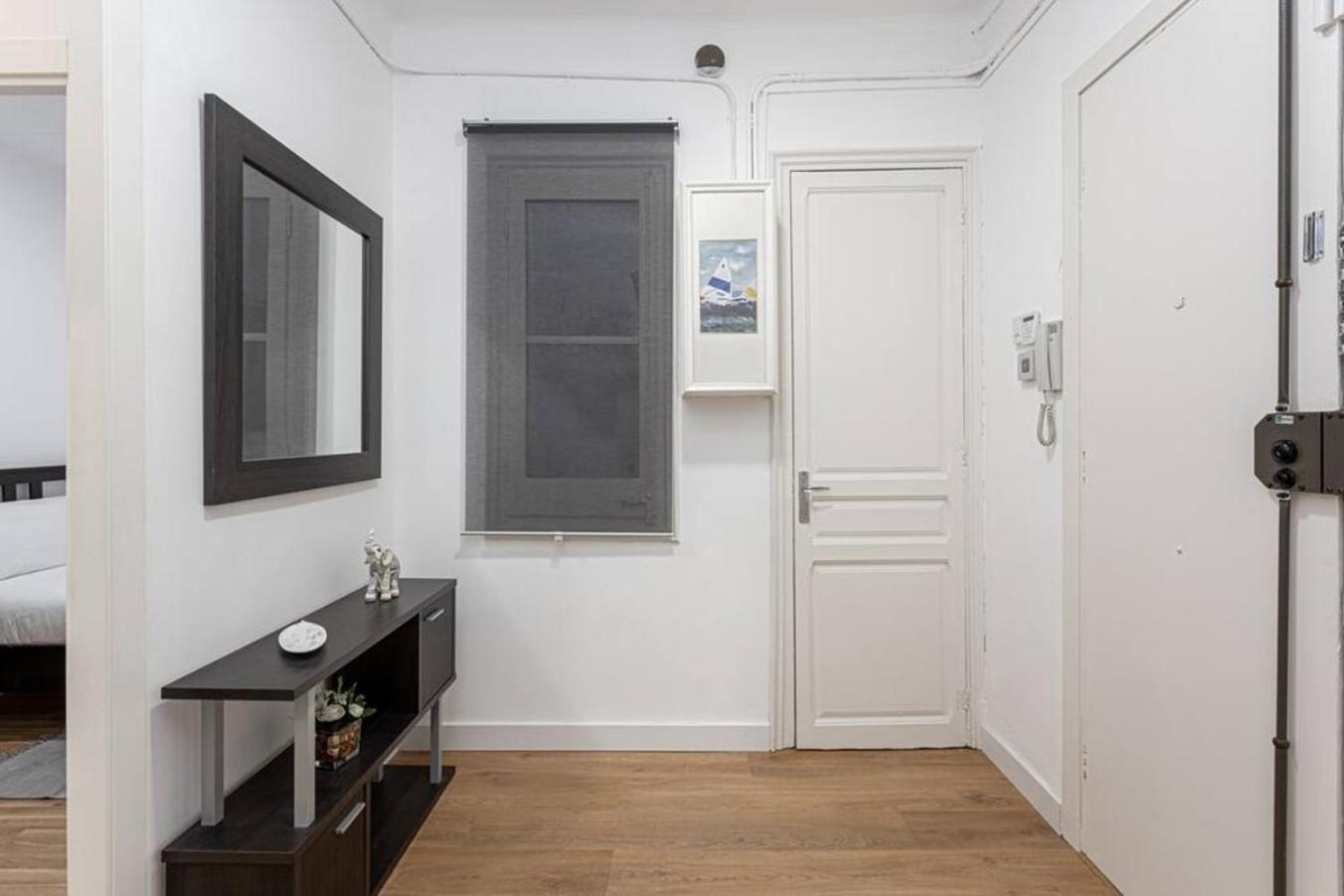 דירות הוספיטלט דה יוברגאט Bright 3Bdr Near To The Metro מראה חיצוני תמונה
